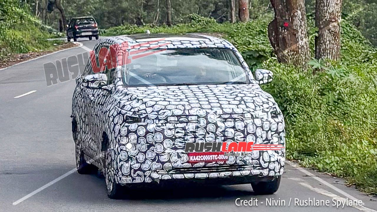 2027 toyota innova hycross facelift spied front new design rear 5