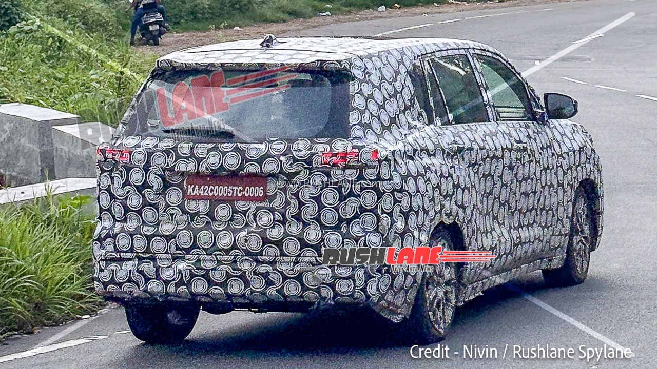 2027 toyota innova hycross facelift spied front new design rear 7