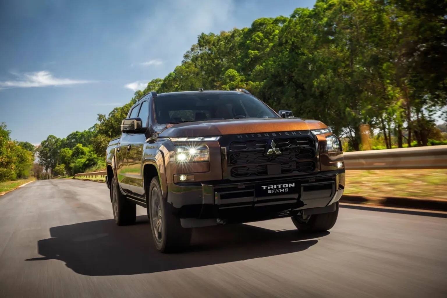 mitsubishi triton ban moi 7