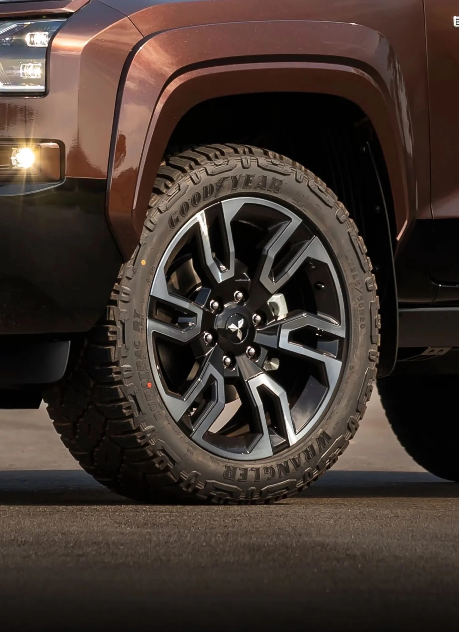 mitsubishi triton ban moi 8
