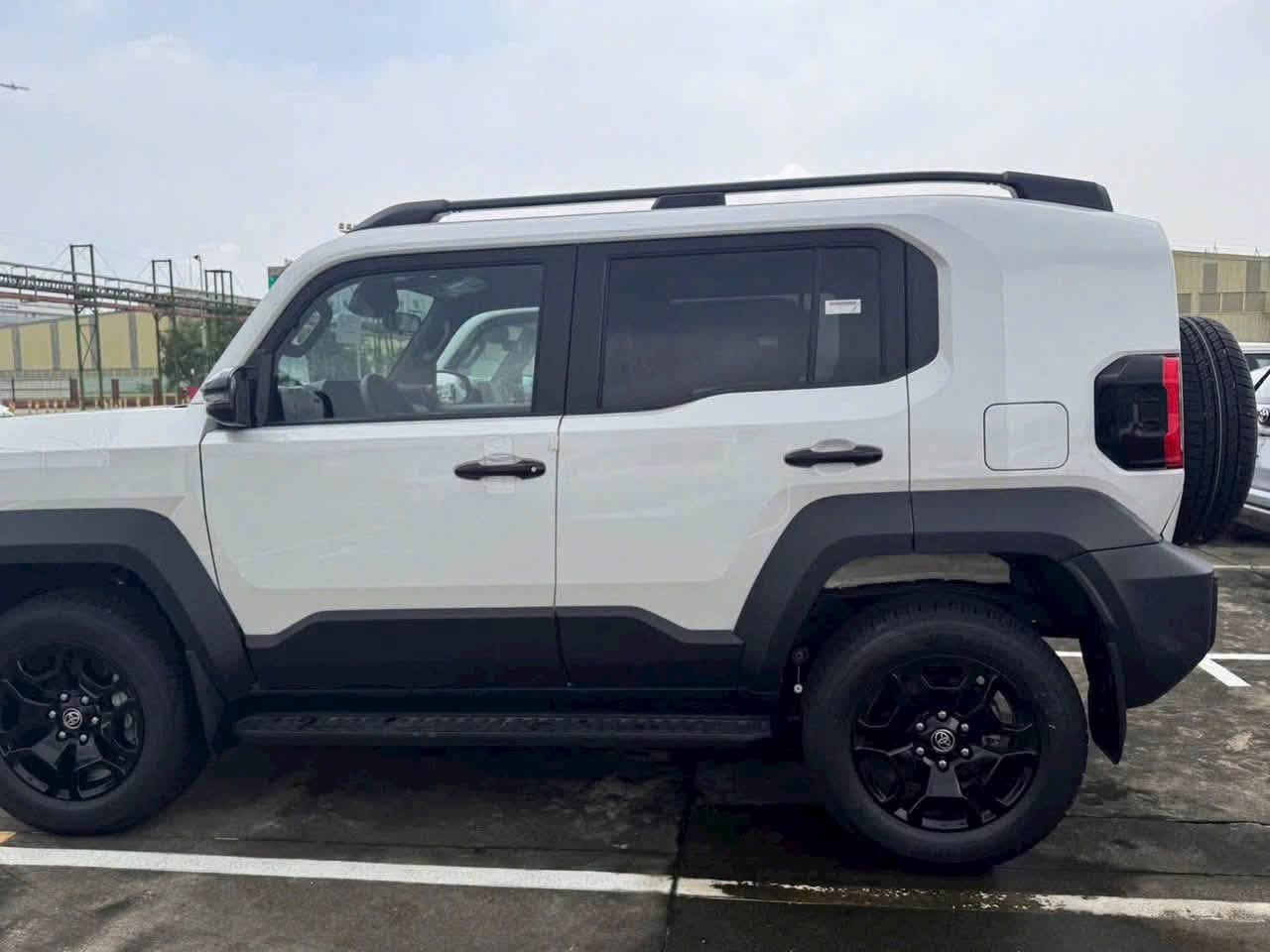 toyota land cruiser fj 8