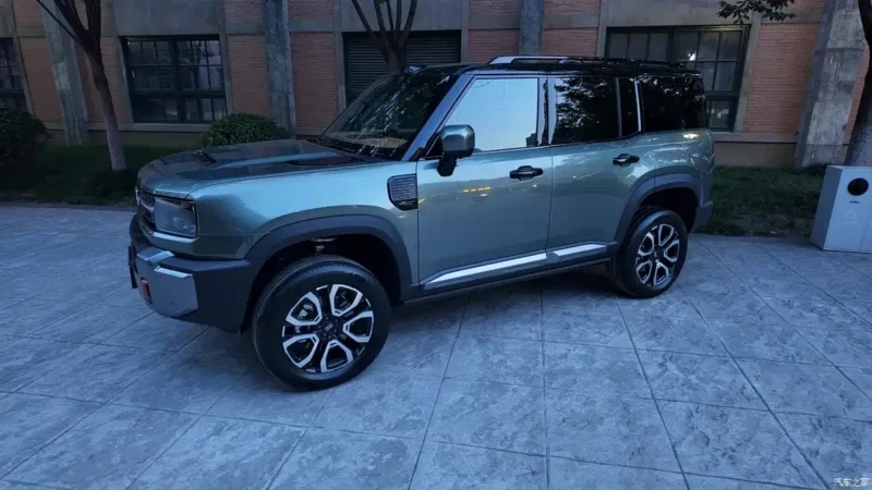 geely galaxy 700 3