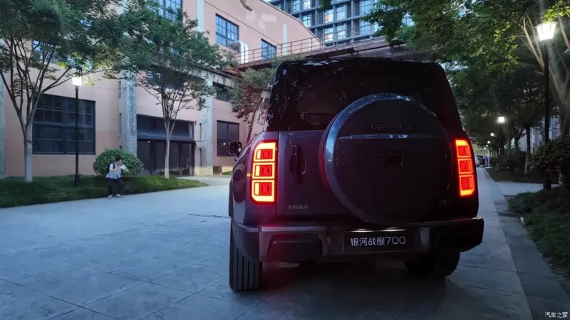 geely galaxy 700 4