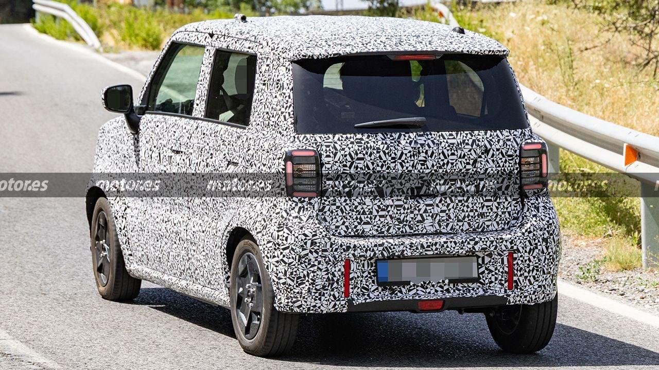 new suzuki small electric wagonr spied testing maruti 4