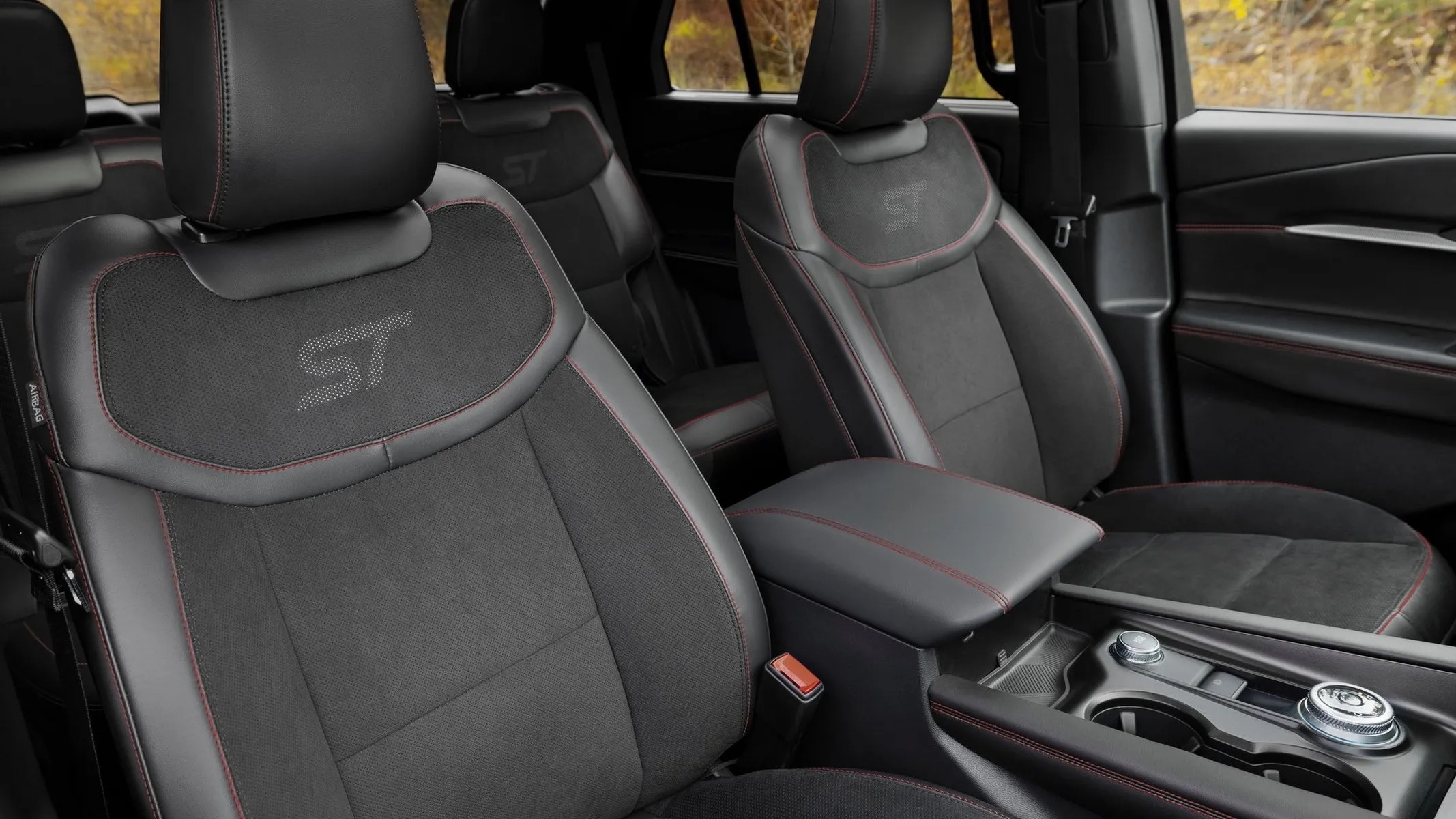 ford explorerst 2025 hd 3ede55ed1c6014f93f4648a8c028f1f362c4f735d