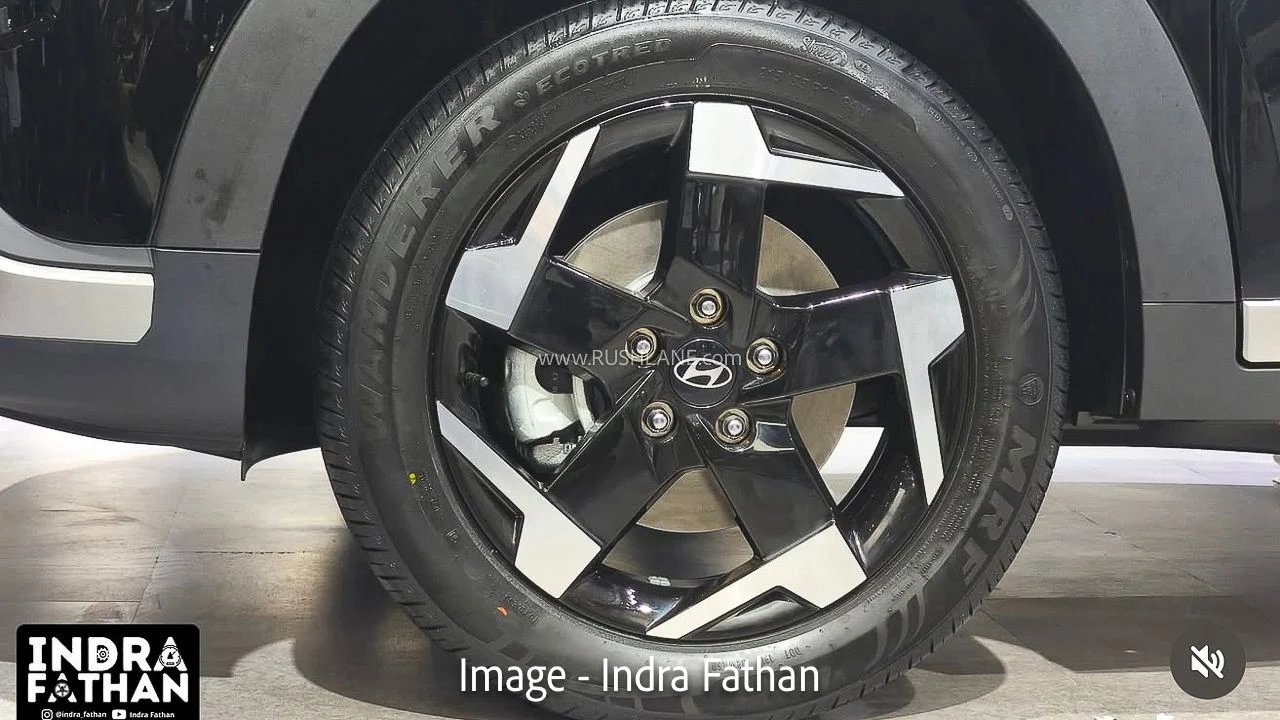 new hyundai neira electric mpv debuts kia carens clavis giias 2026 6