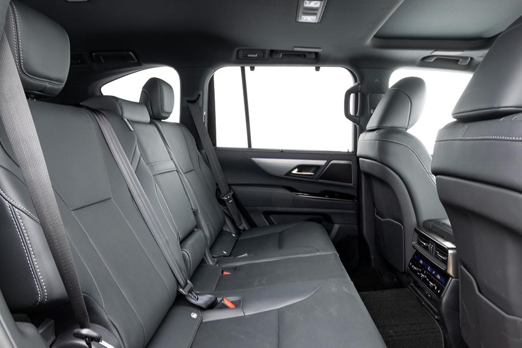 2026 lexus lx700h 16
