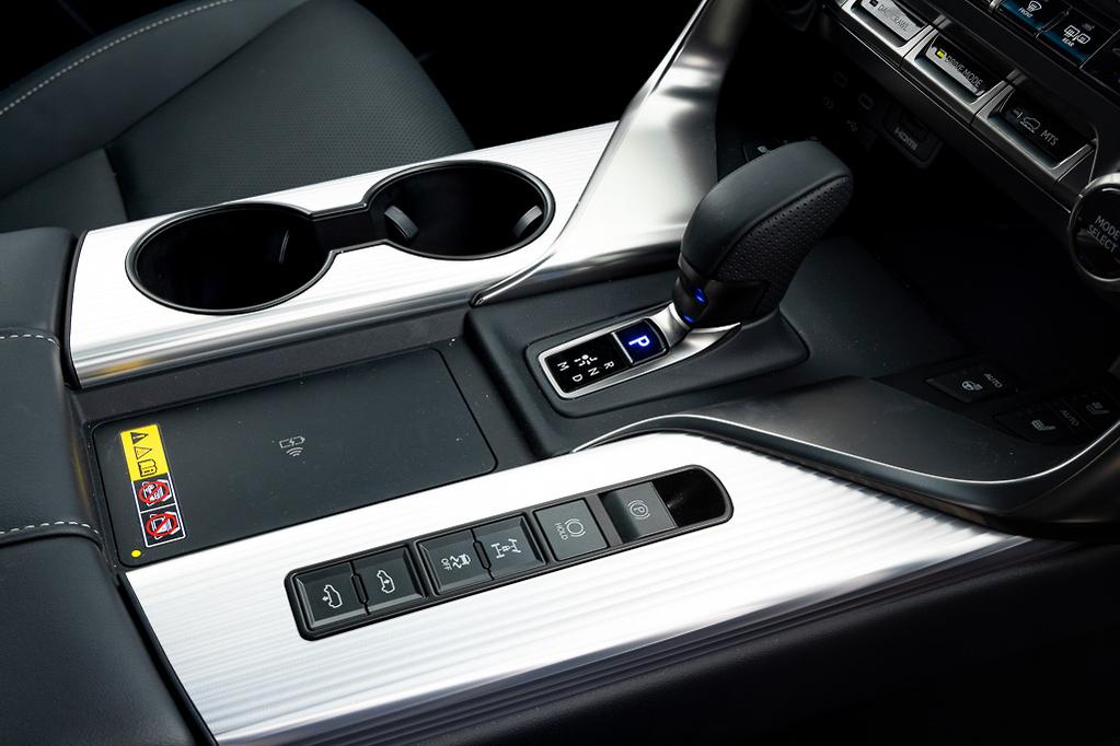 2026 lexus lx700h 20