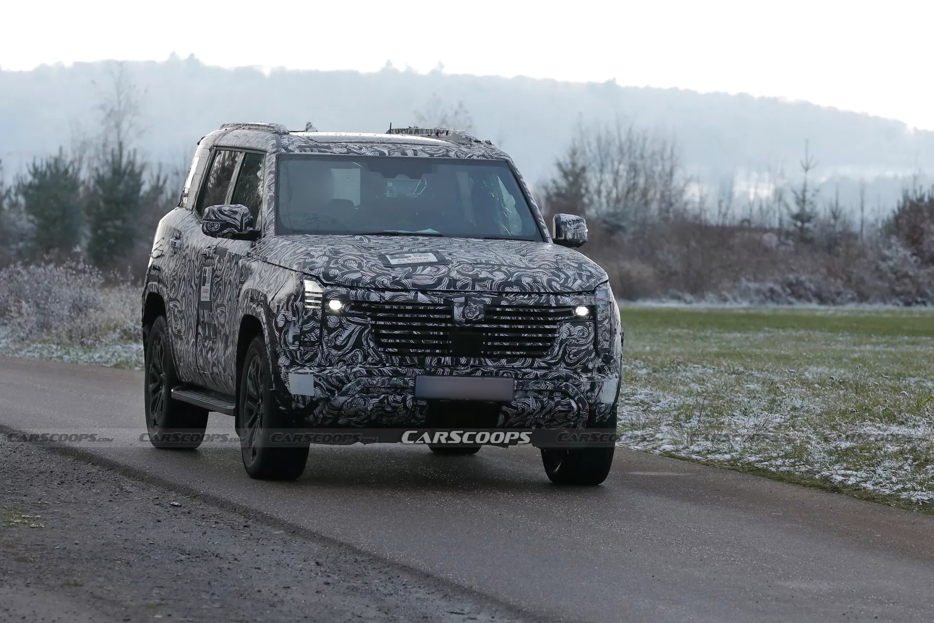 mitsubishi pajero chay thu 1