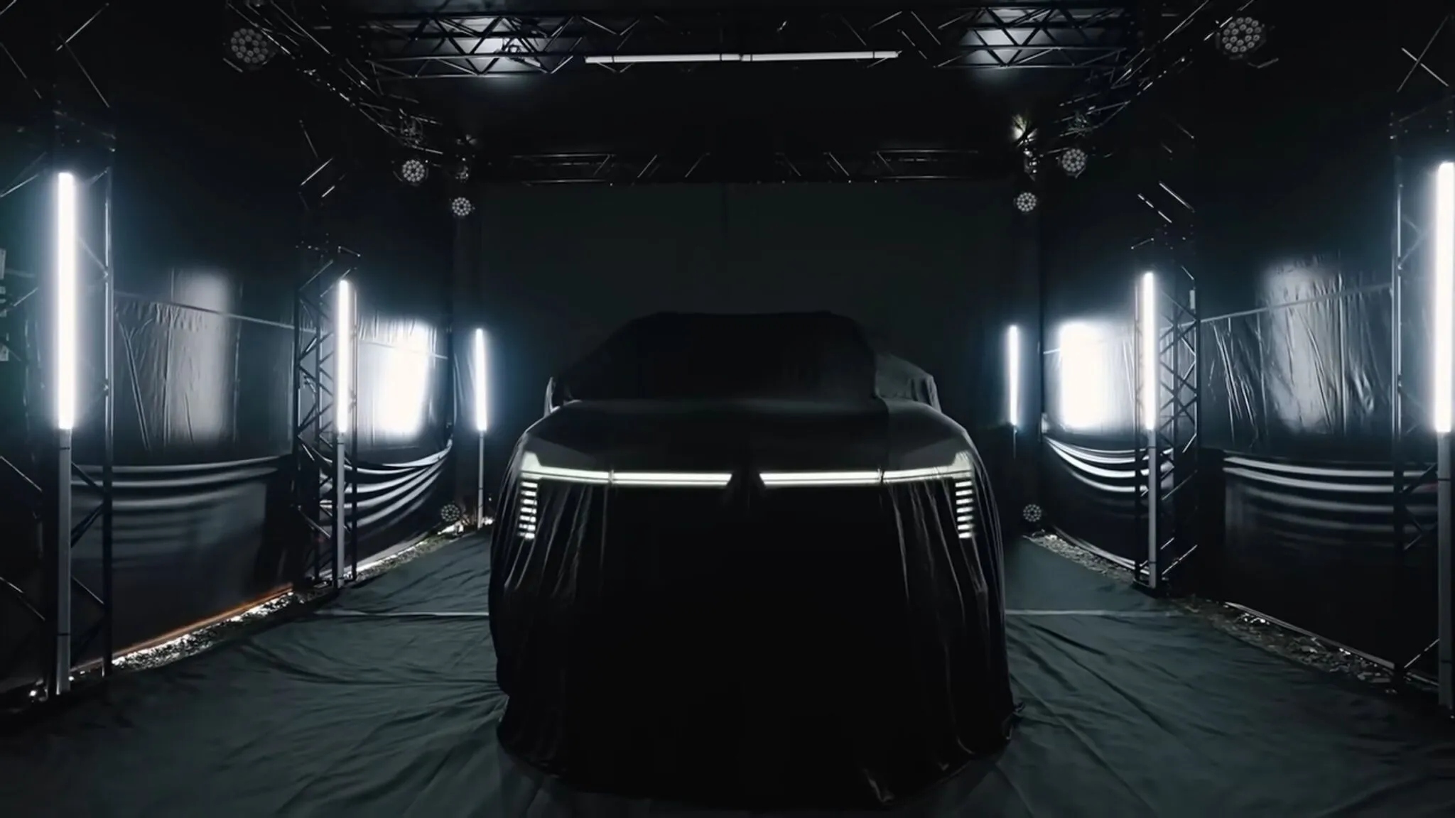 mitsubishi pajero teaser 1