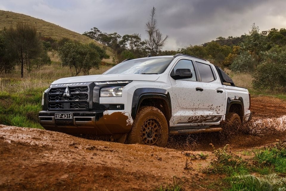 mitsubishi triton 1