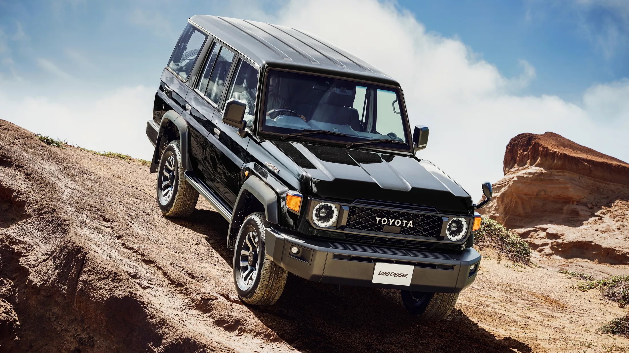 toyota land cruiser 70 bit den hau 2