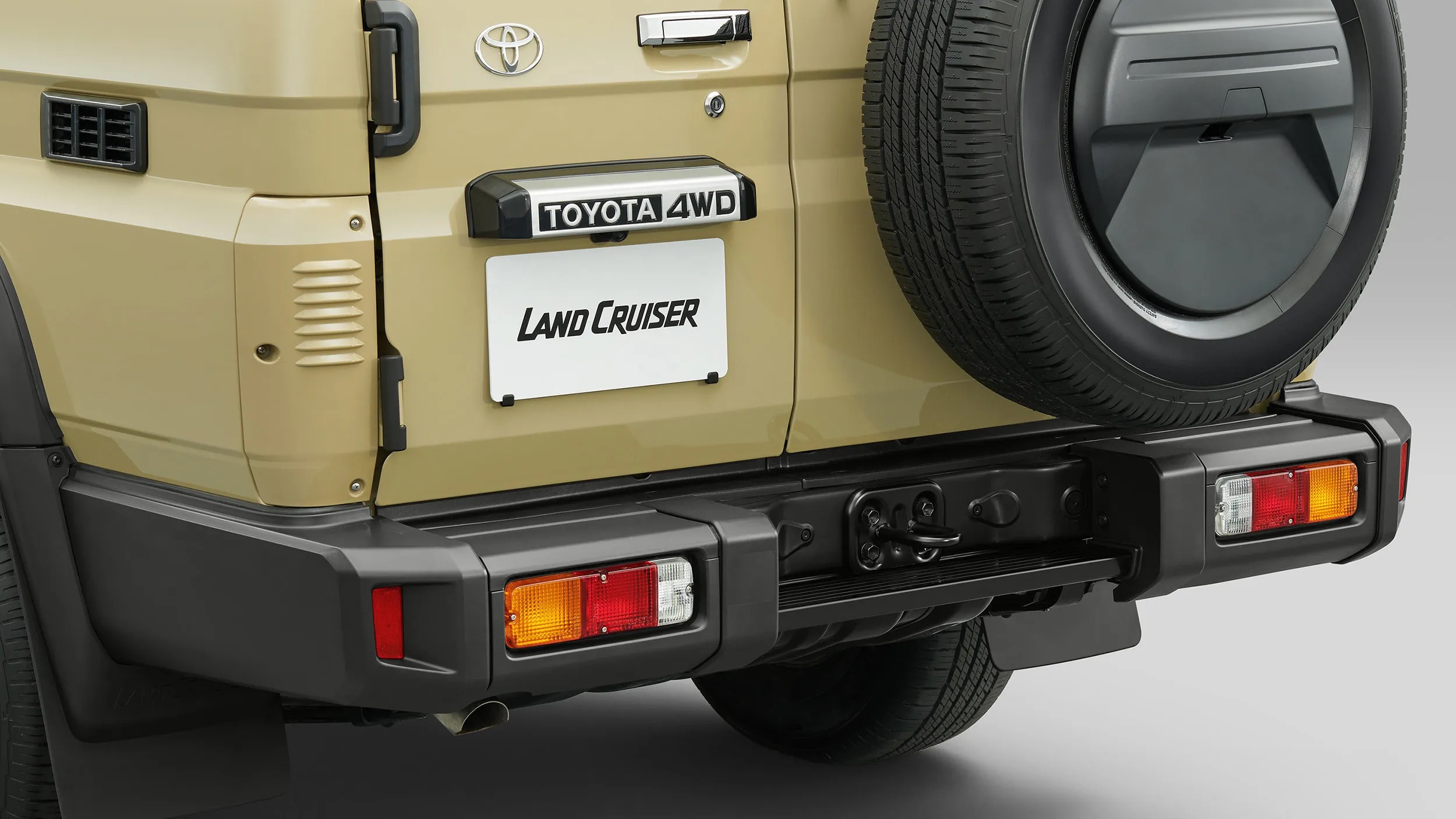 toyota land cruiser 70 bit den hau 3