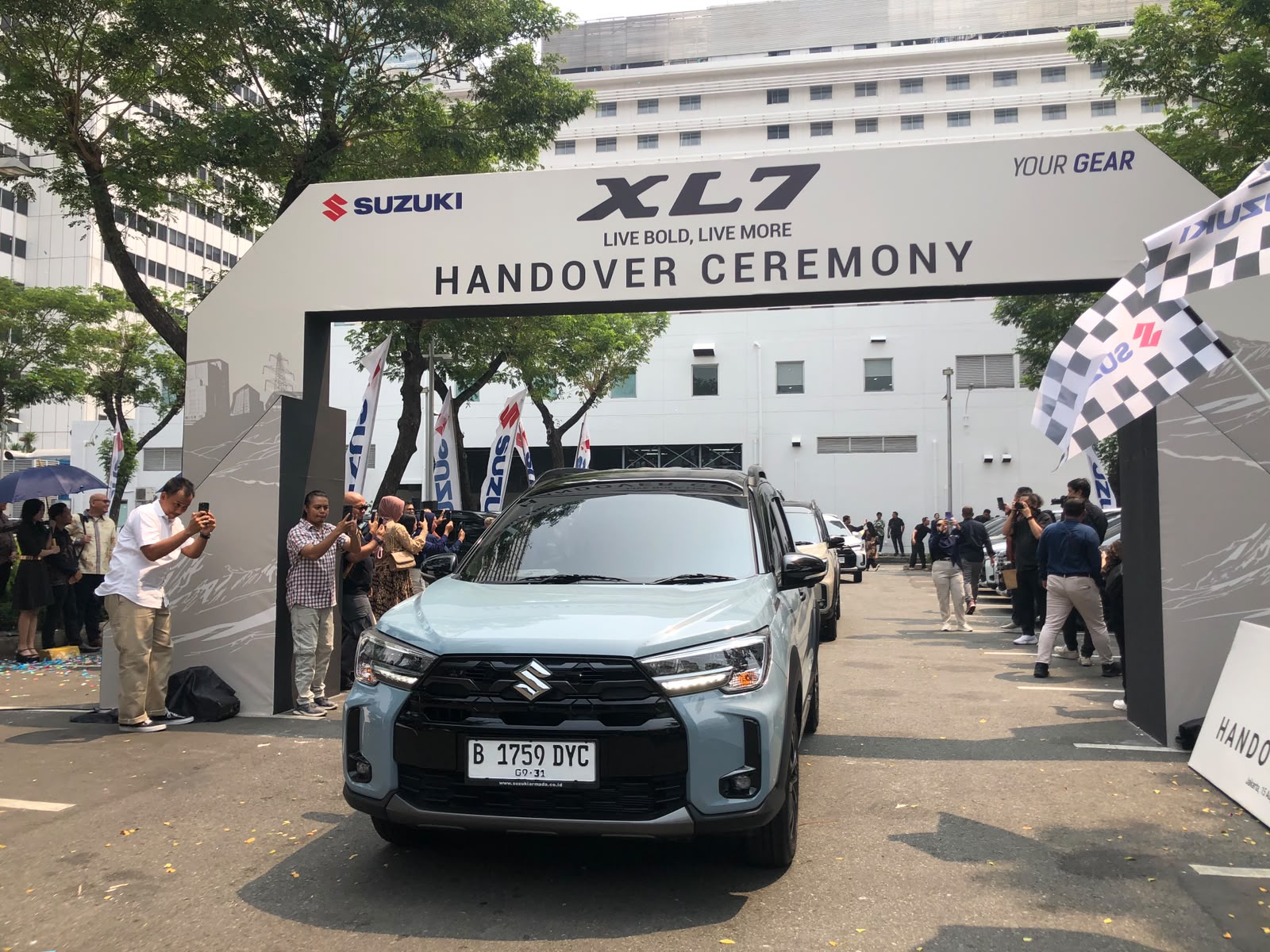 suzuki xl7 giao