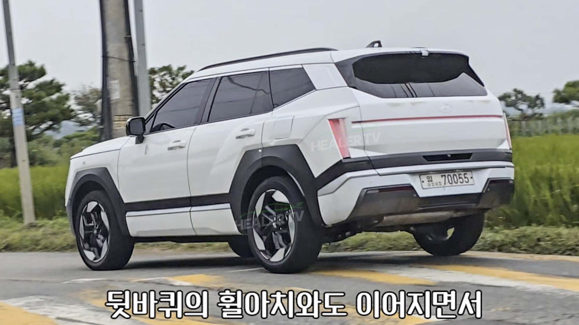 new hyundai tucson white colour spied real world 1