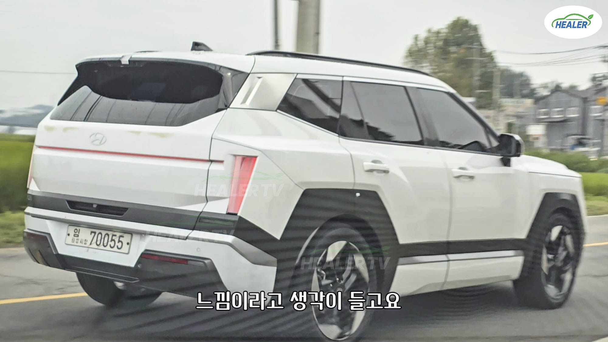 new hyundai tucson white colour spied real world 2