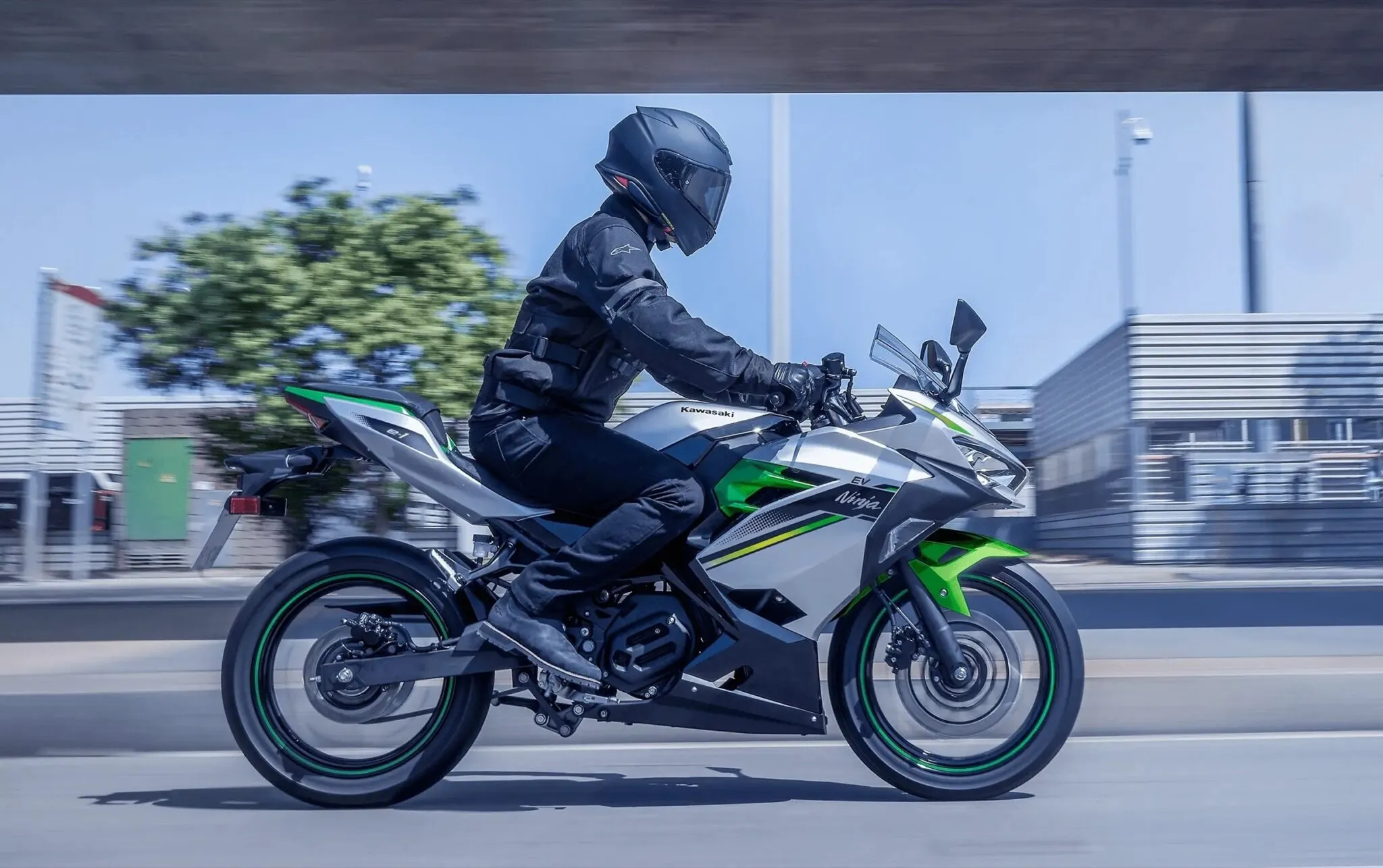 2027 kawasaki ninja e 1 00005 2048x1286
