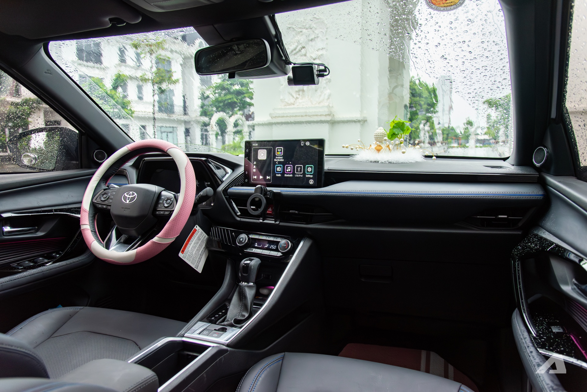 chu xe yaris cross hev 2026 chu xe yaris cross 2026 12