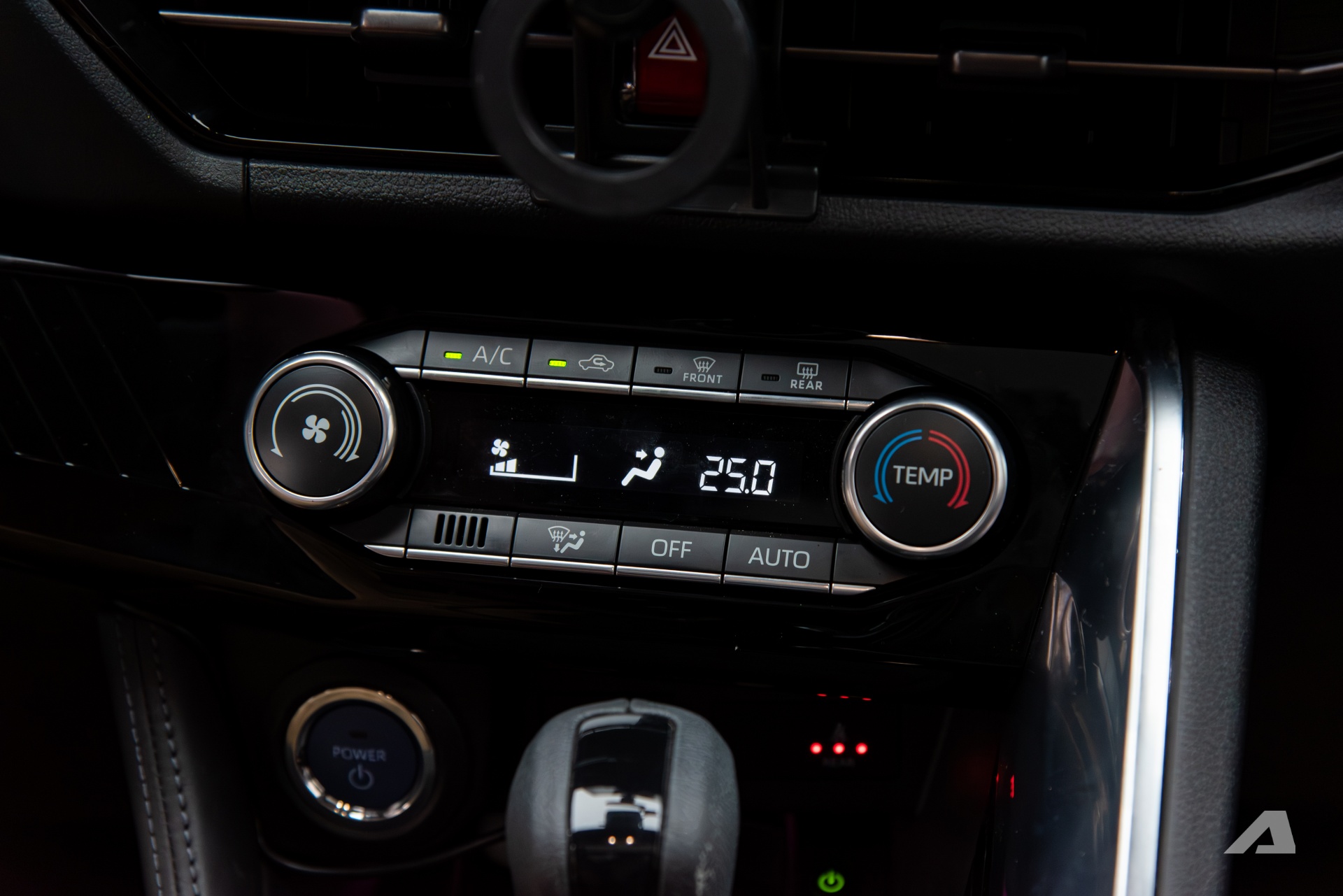 chu xe yaris cross hev 2026 chu xe yaris cross 2026 15