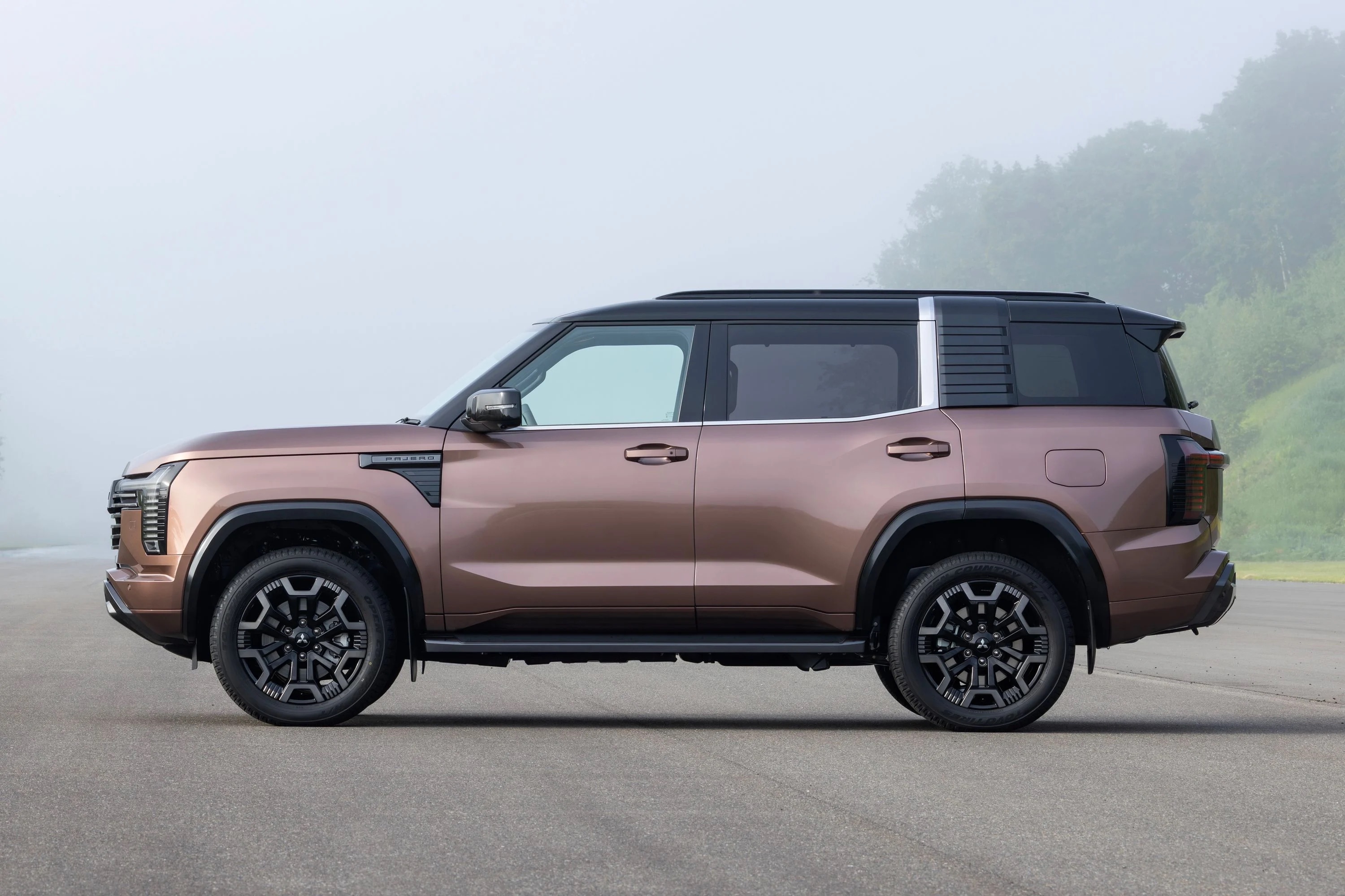mitsubishi pajero 2027 ra mat 14