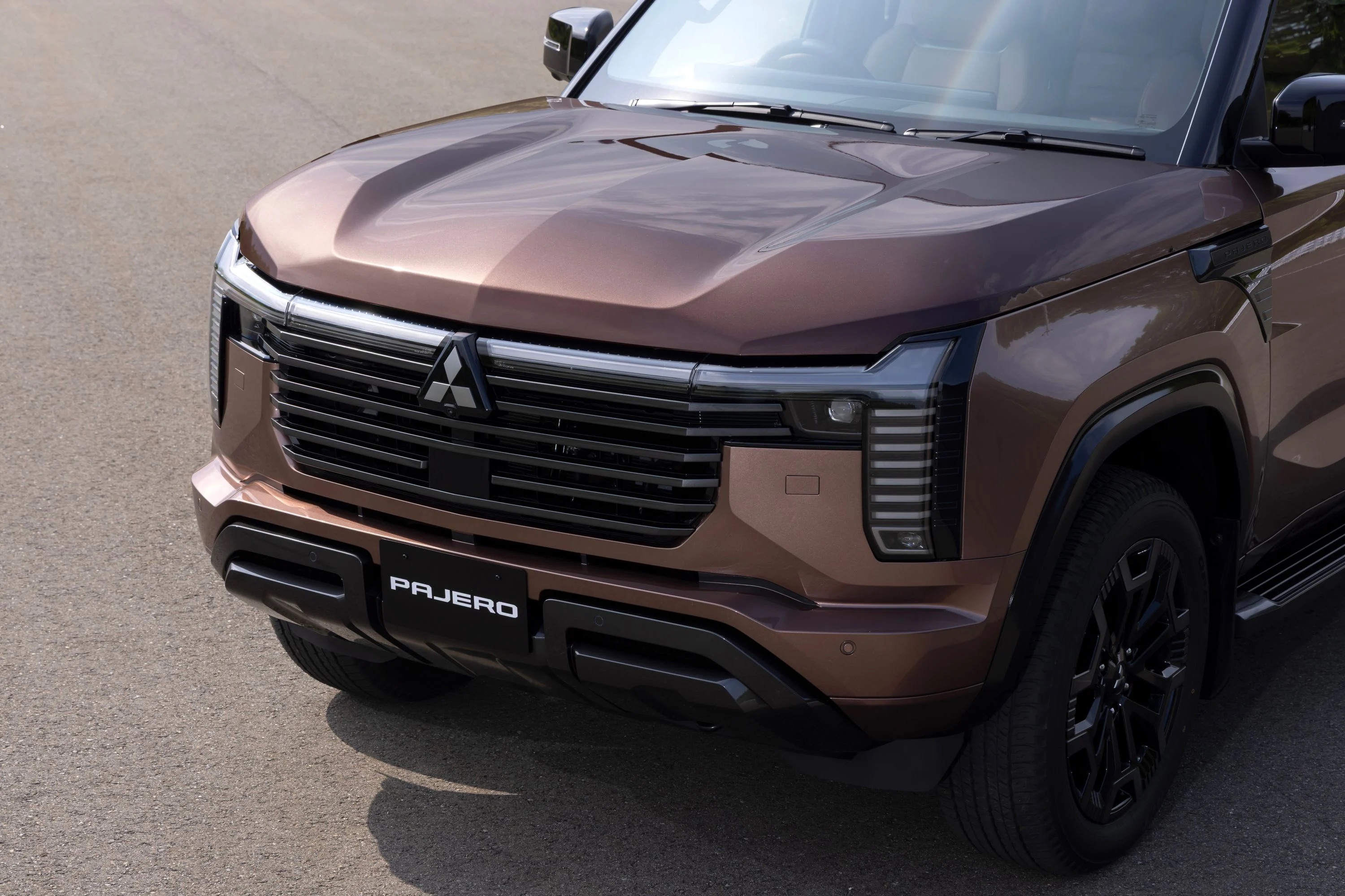 mitsubishi pajero 2027 ra mat 2