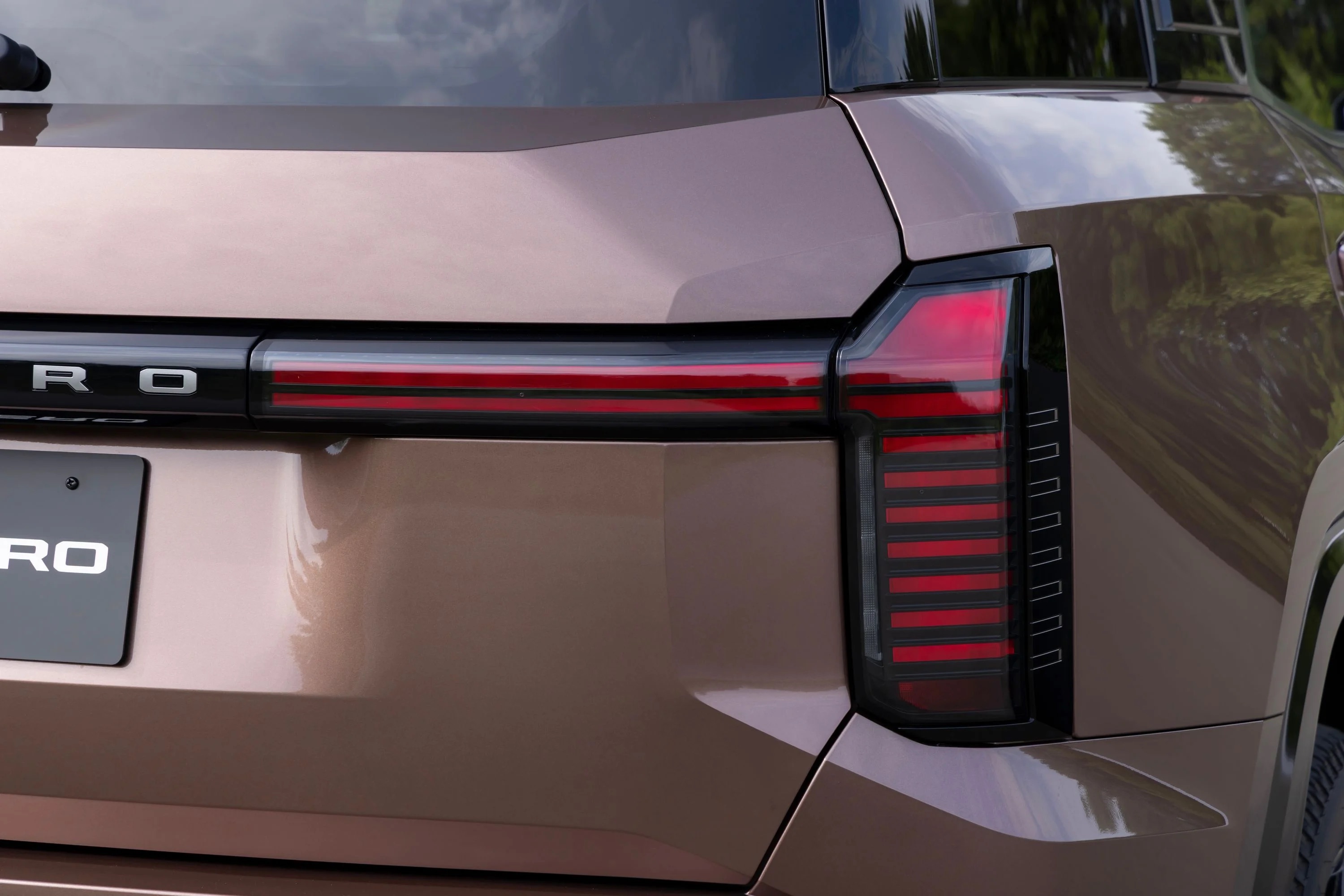 mitsubishi pajero 2027 ra mat 3