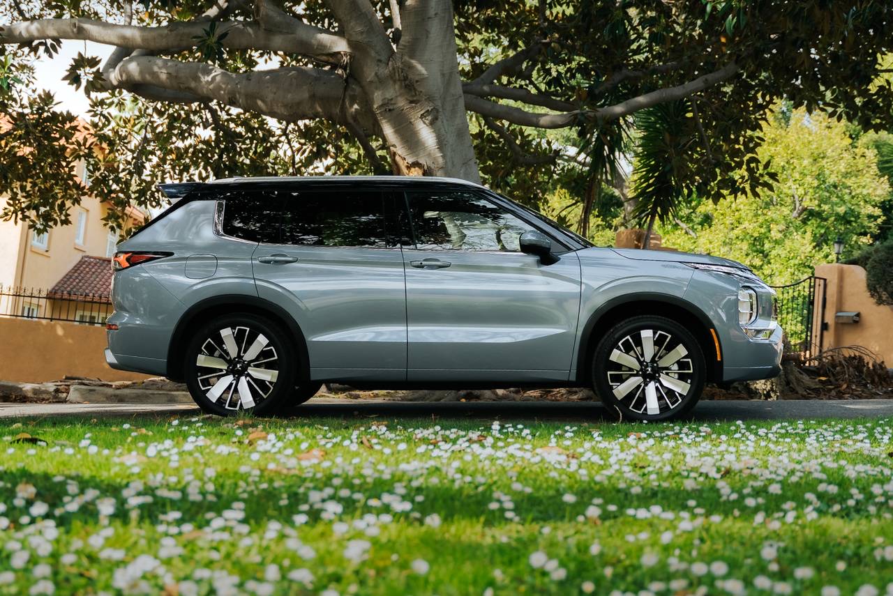 mitsubishi outlander 2026 ve viet nam 14