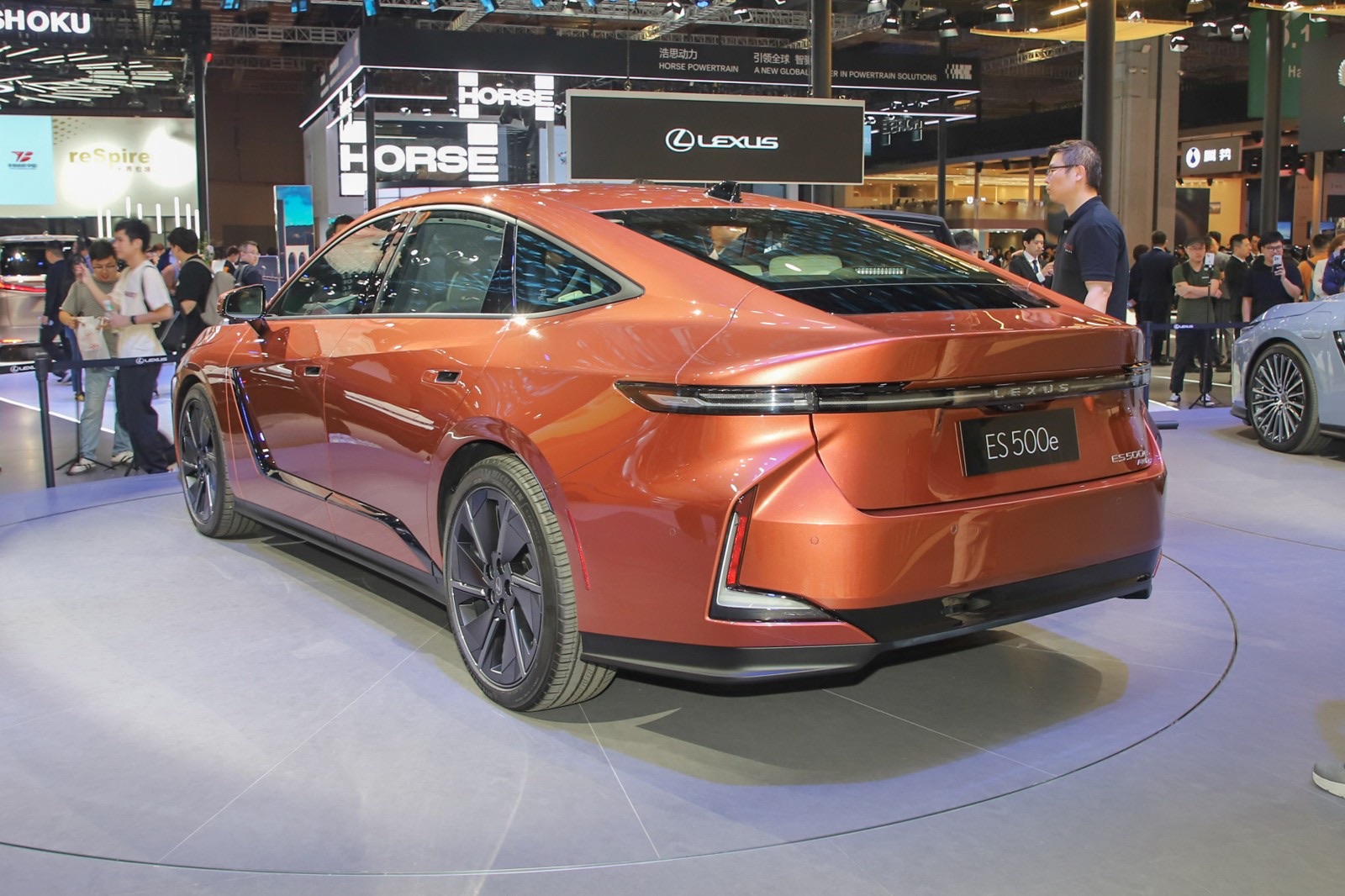 lexus es 2 1769472500423 17694725005911372924968