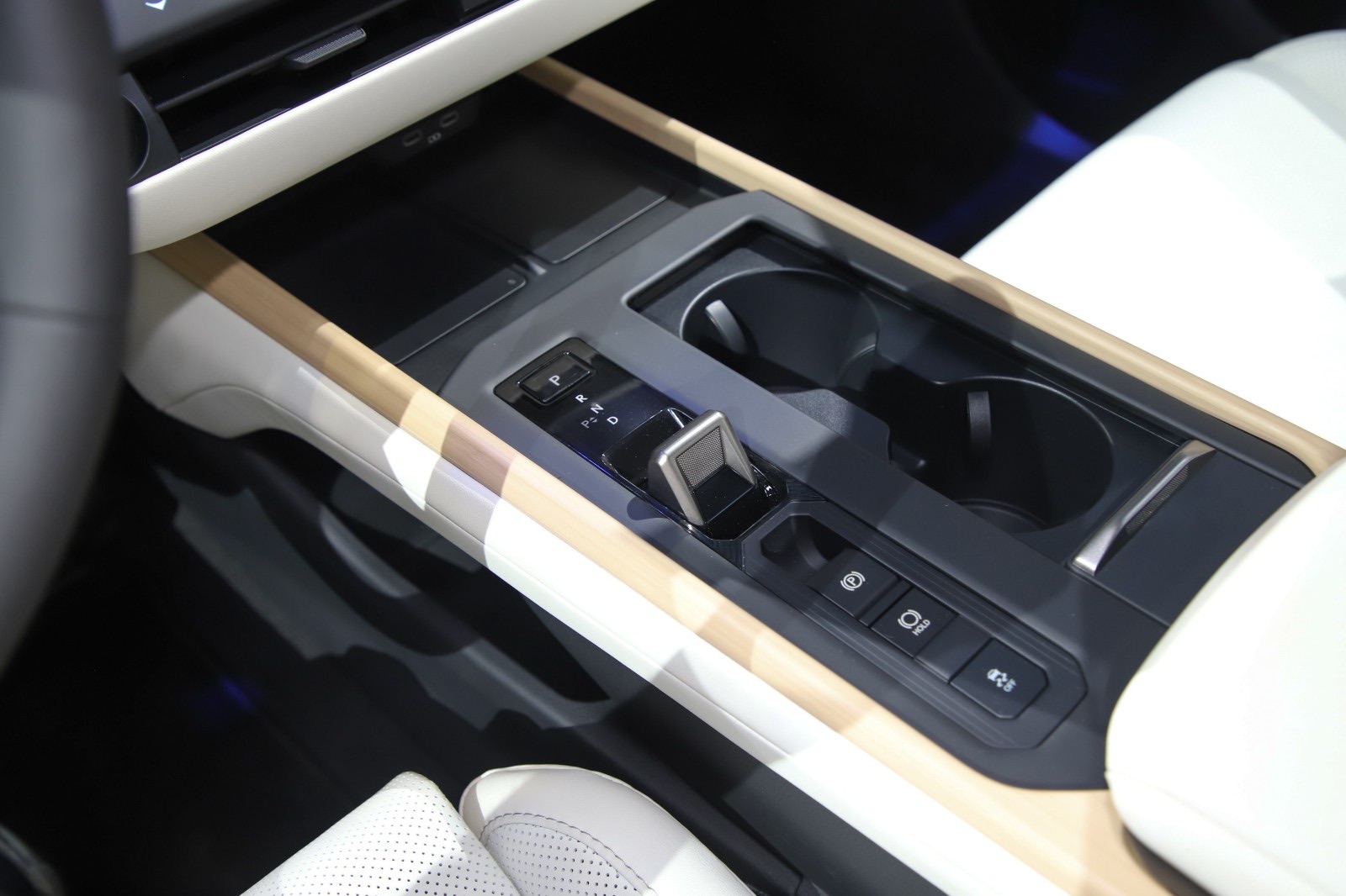 lexus es 7 1769472503908 1769472504094132850162