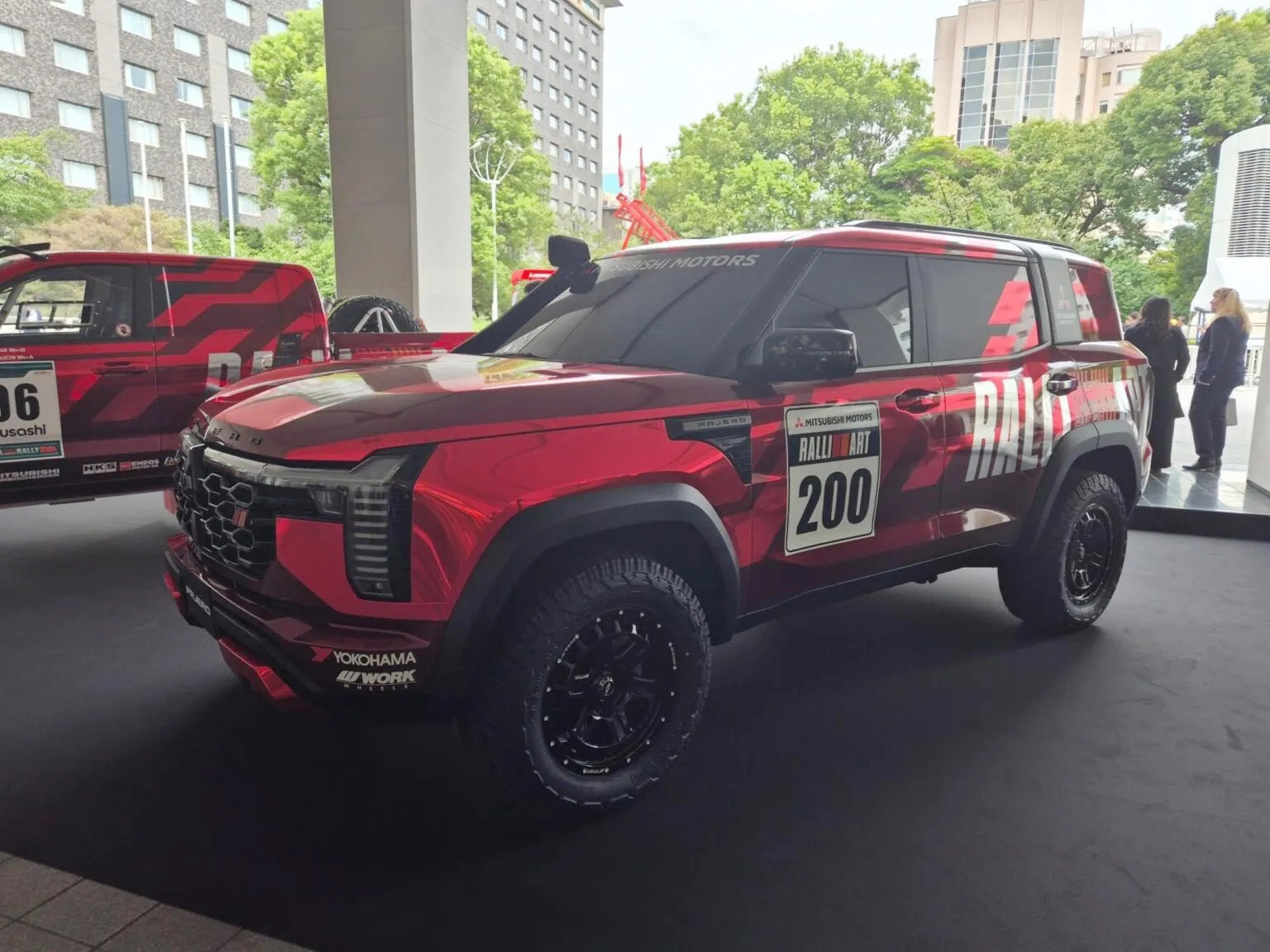 mitsubishi pajero rally offroad 1
