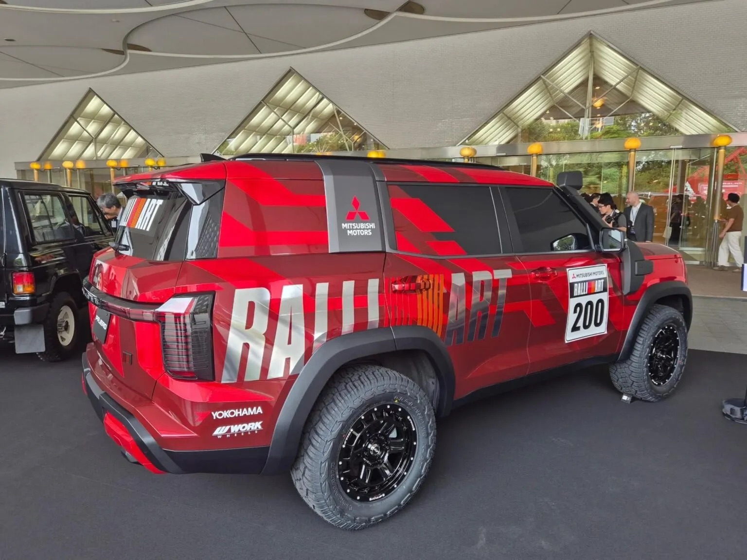 mitsubishi pajero rally offroad 2