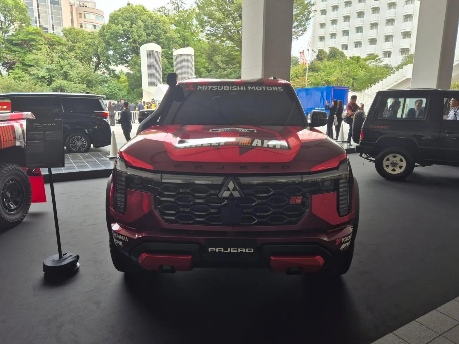 mitsubishi pajero rally offroad 4