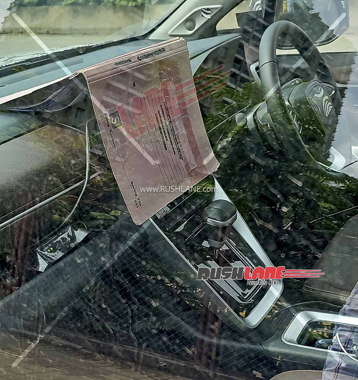 toyota innova hycross facelift hybrid interiors spied 10