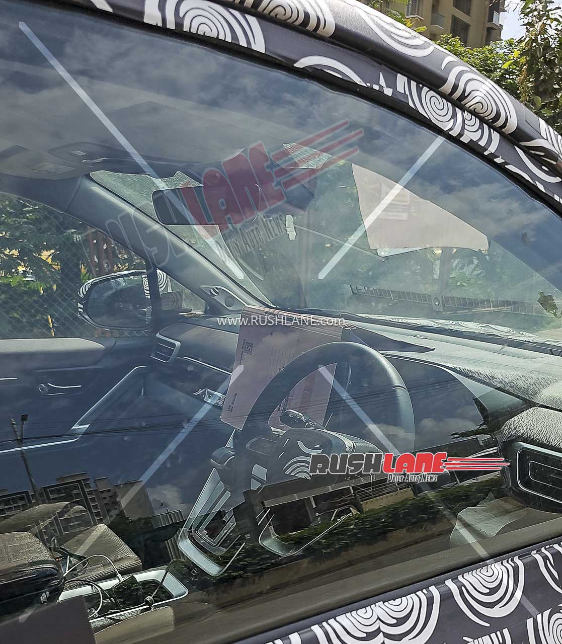 toyota innova hycross facelift hybrid interiors spied 5