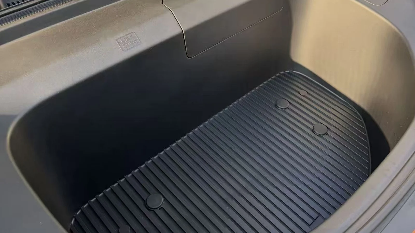 geelyex5frunk 2