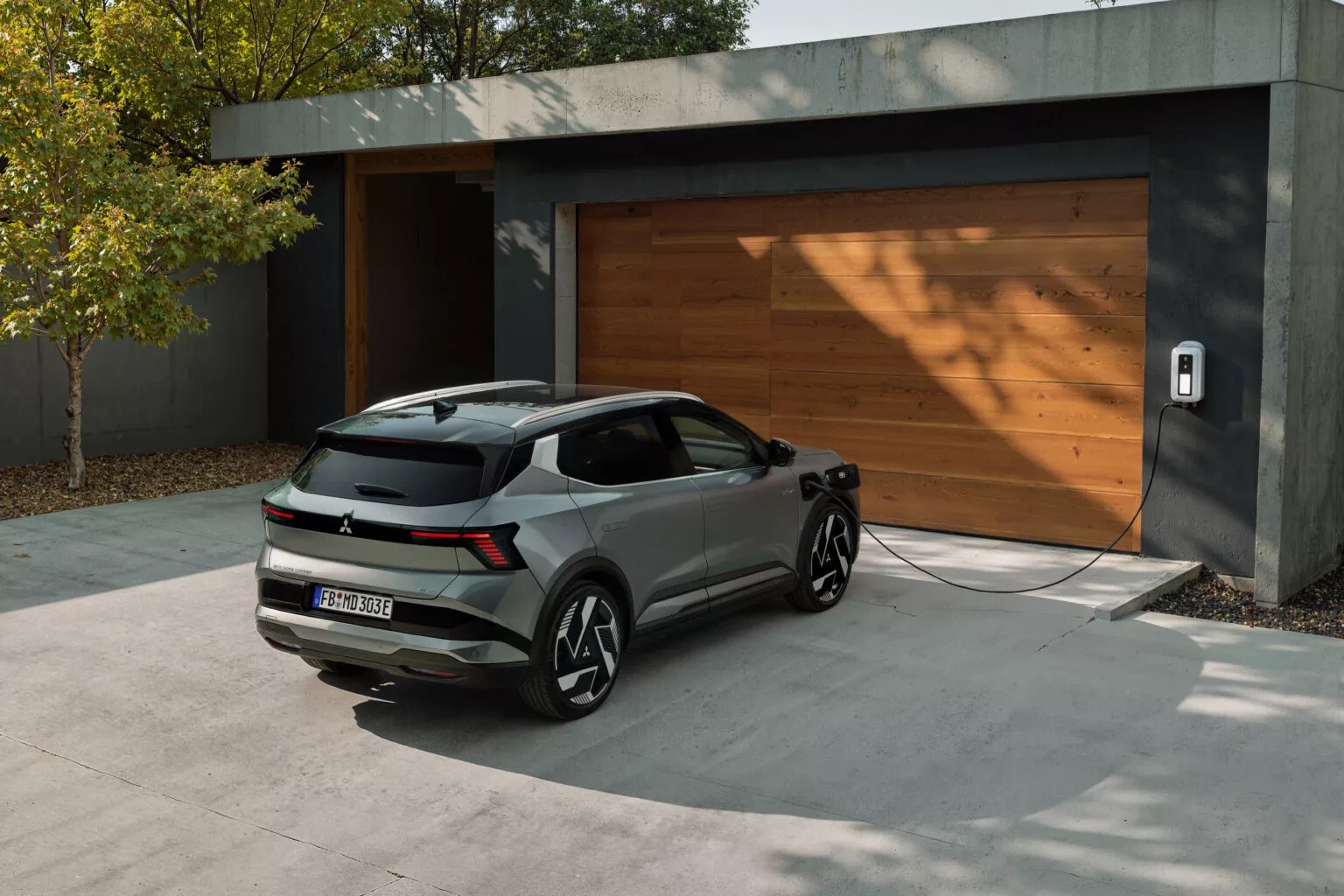 mitsubishi eclipse cross dien 1