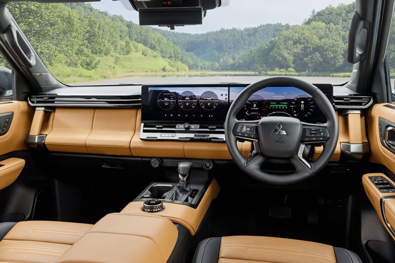 mitsubishipajeroofficial004