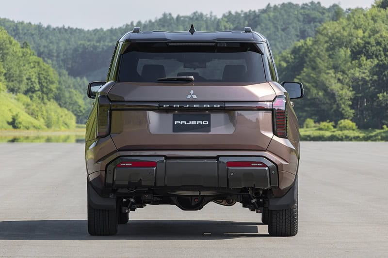 mitsubishipajeroofficial028