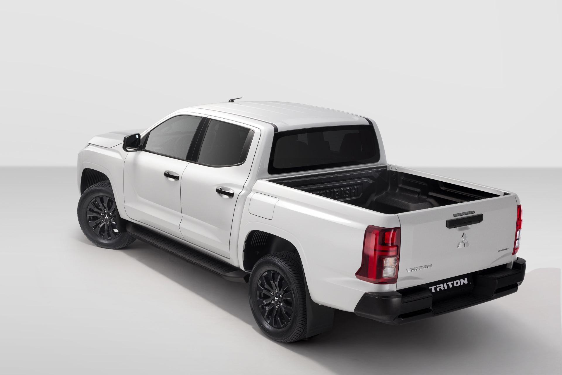 triton premium mitsubisitritonpic8