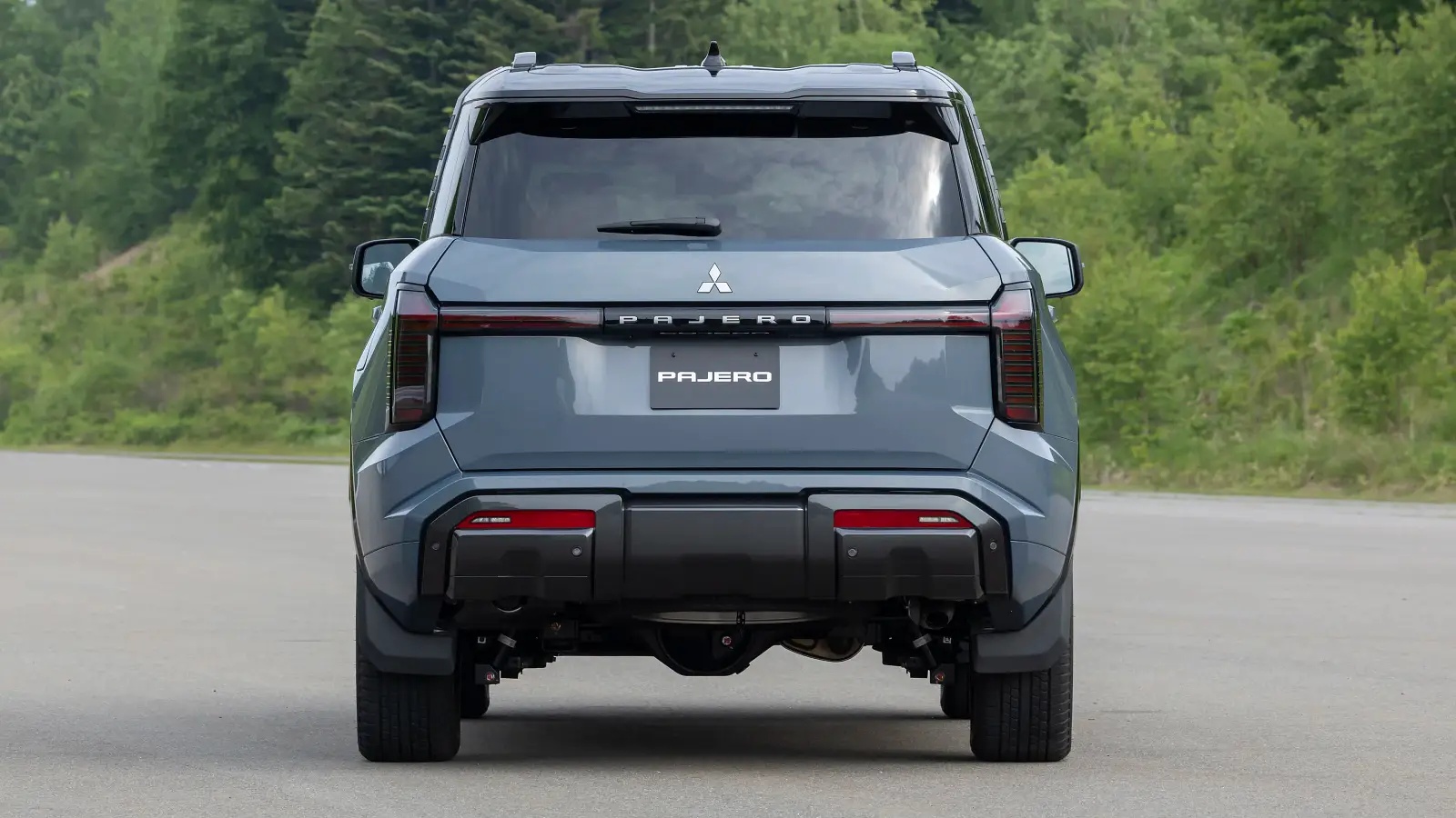 mitsubishi pajero 2027 2