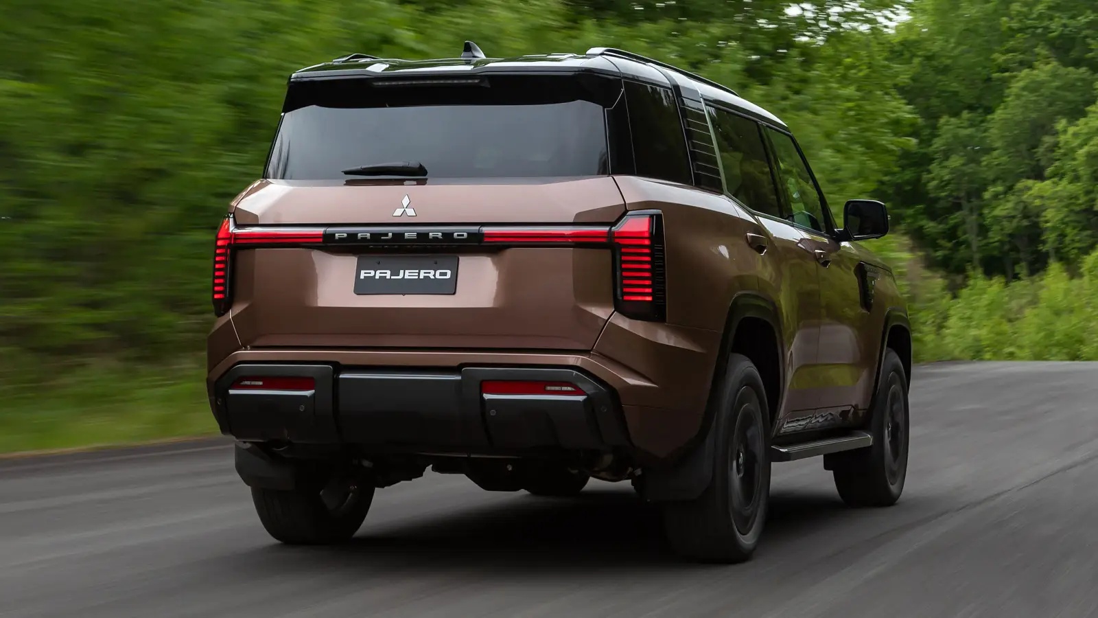 mitsubishi pajero 2027 3