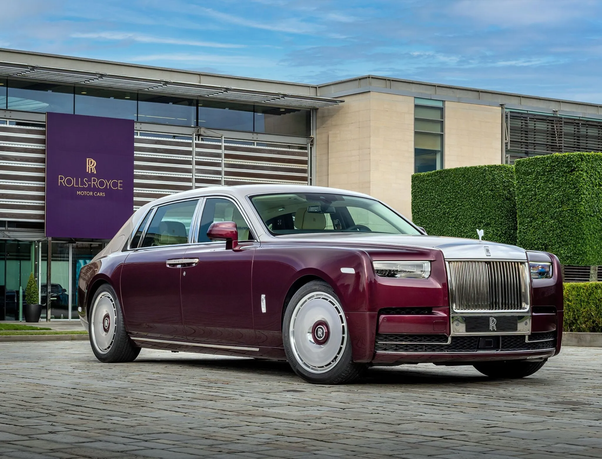 rolls royce phantom hummingbird 1 2048x1563