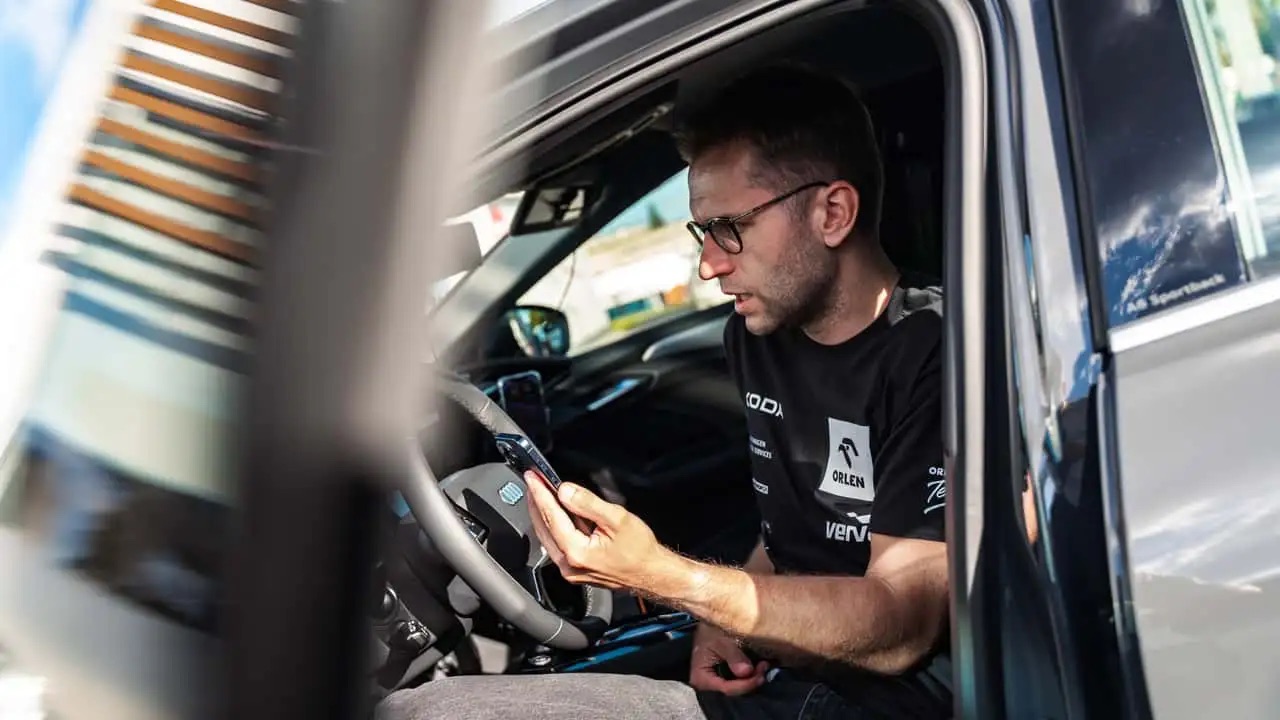 miko marczyk sets guinness ev range record in the audi a6 sportback e tron 5