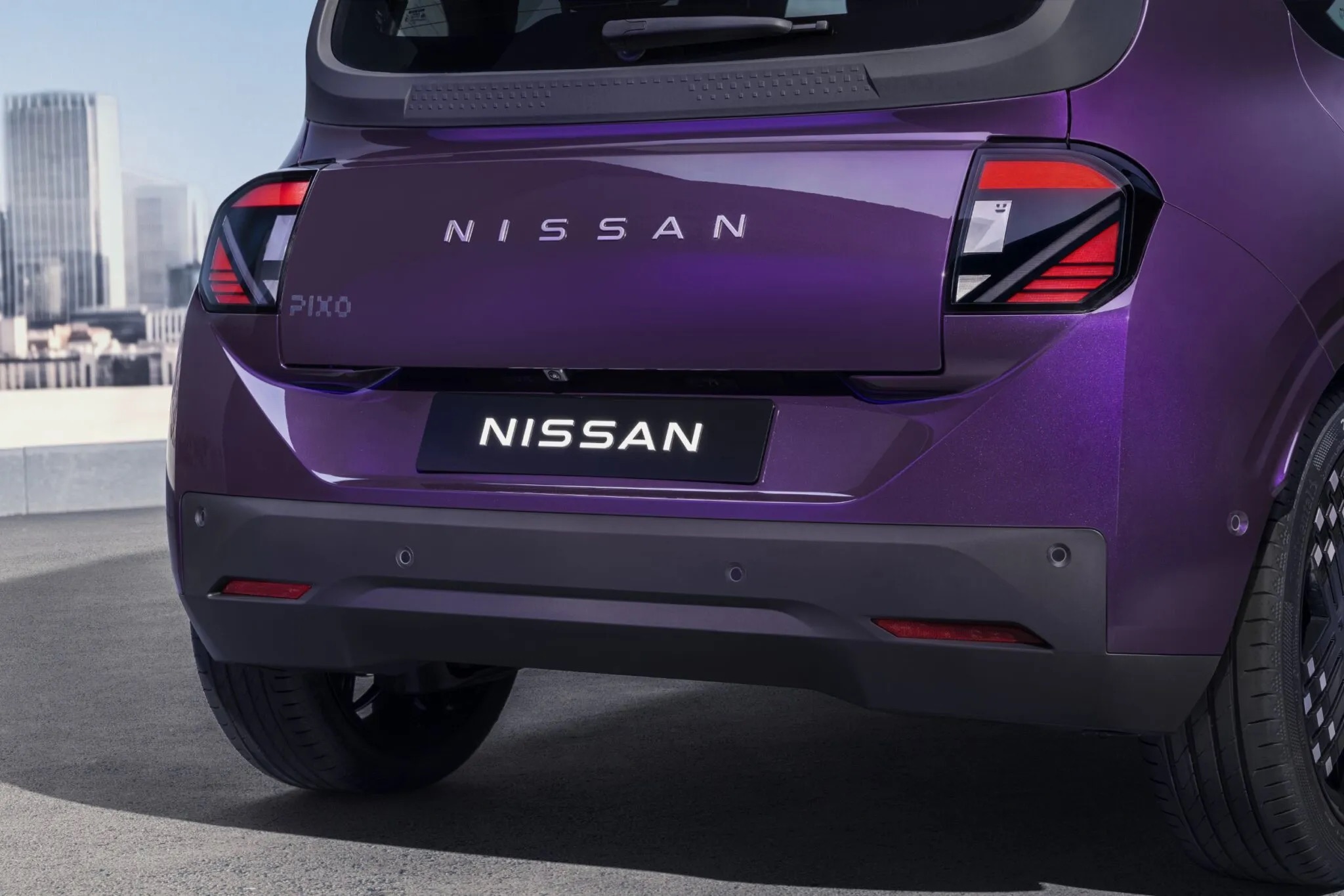 nissan pixo 5