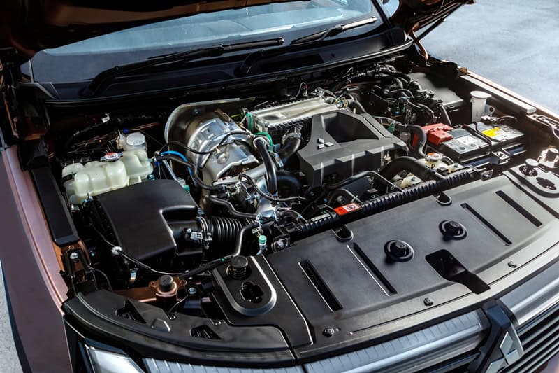 mitsubishipajeroofficial0361