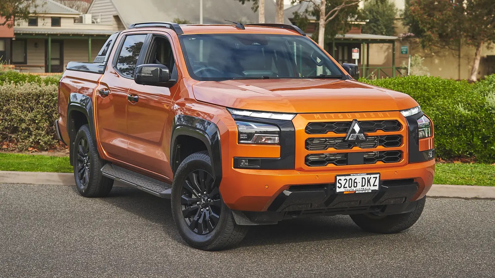mitsubishi triton 1