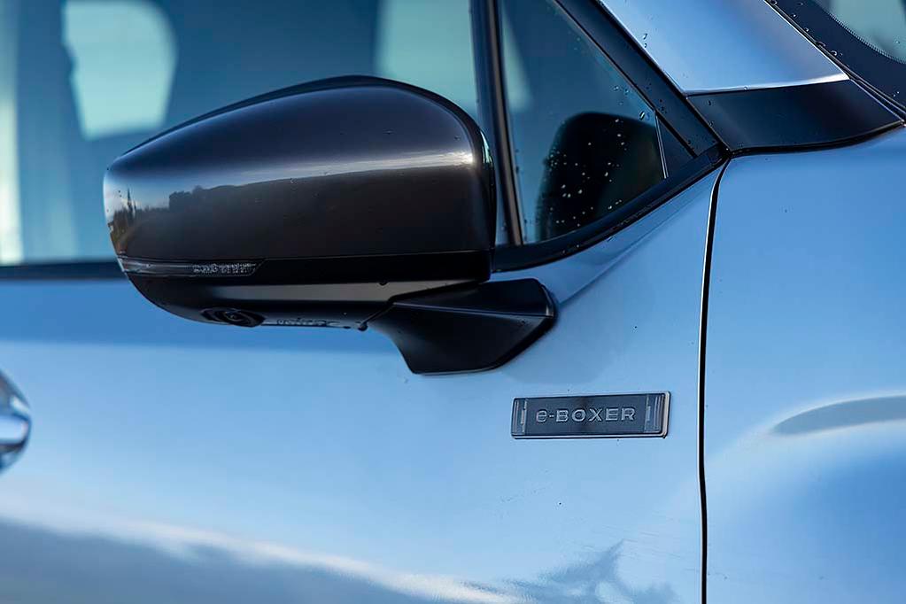 2025 subaru forester hybrid 08 0pym