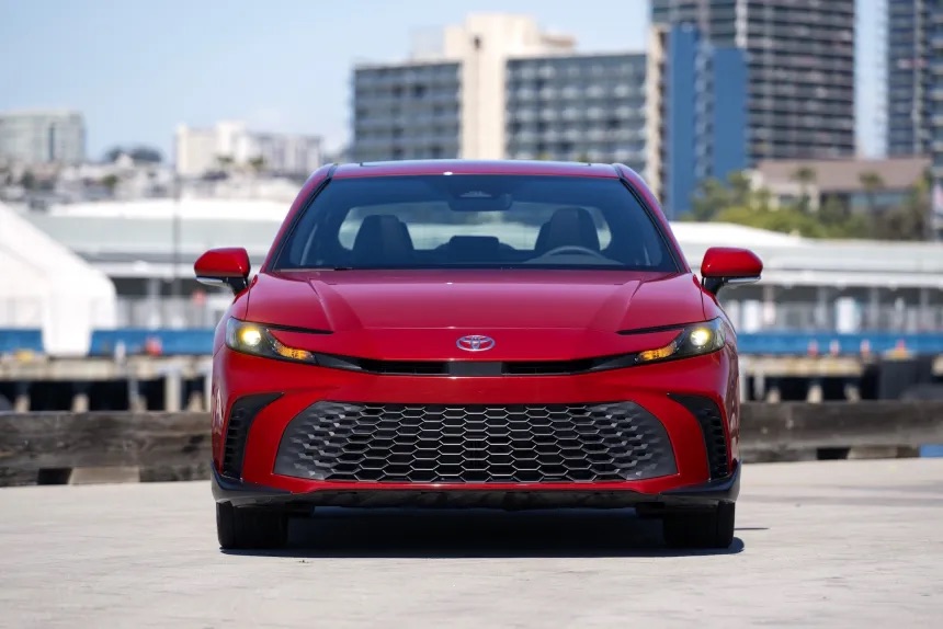2027 toyota camry breaks cover with new nothing because why fix it if it aint broken thumbnail1