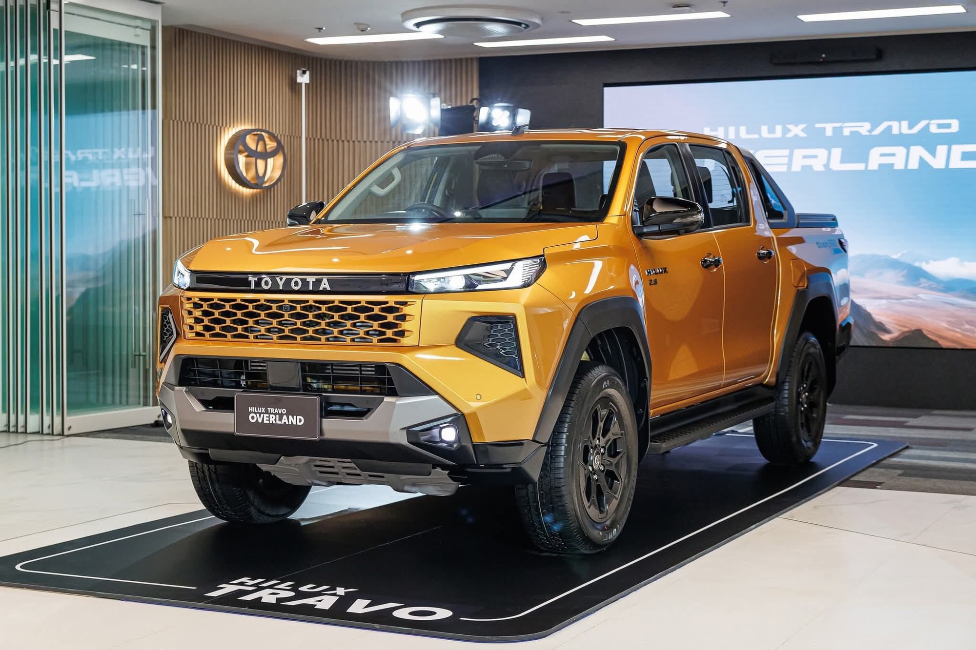 toyota hilux travo 1