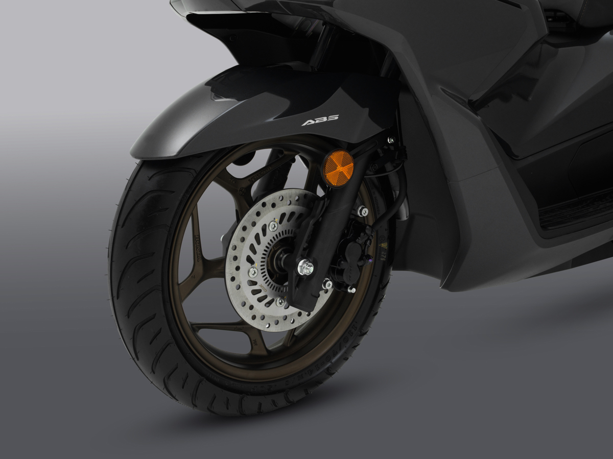 honda pcx160 features 2